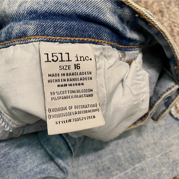 Ripped Jeans - Picture 4 of 7